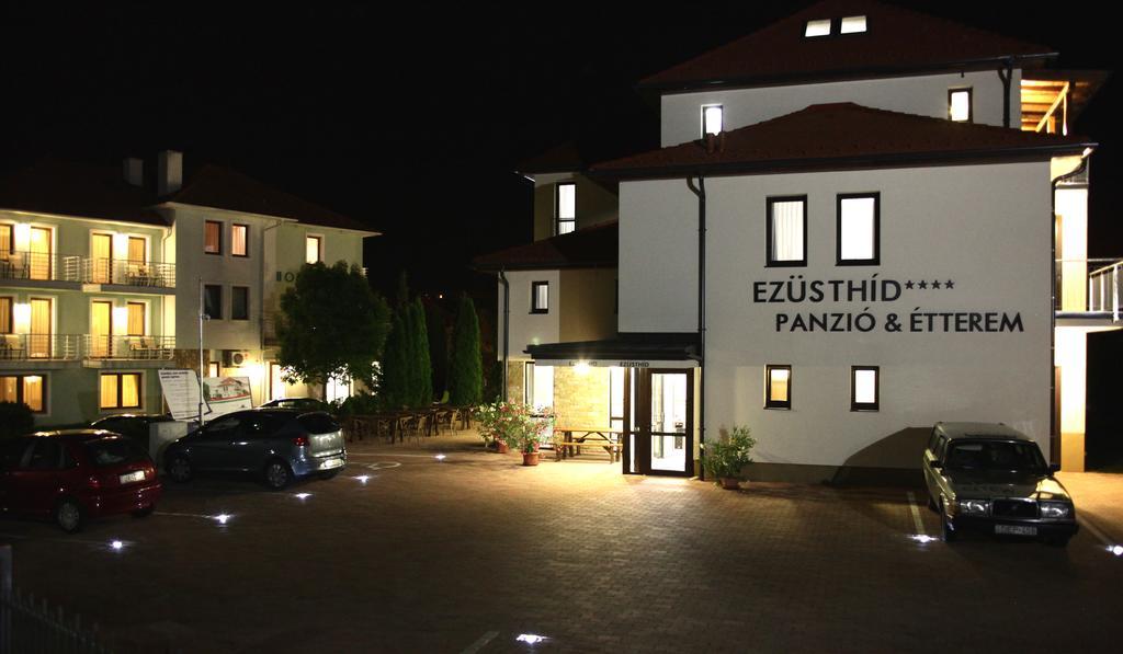 Jade Hotel-Ezuesthid Hotel Veszprem Bagian luar foto